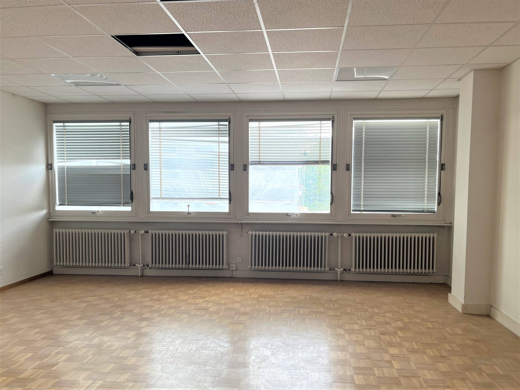 Surface très lumineuse - 305m2 bureaux