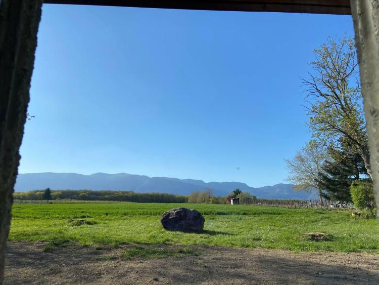 Villa de plain-pied avec vue dégagée sur la commune de Collex-Bossy.