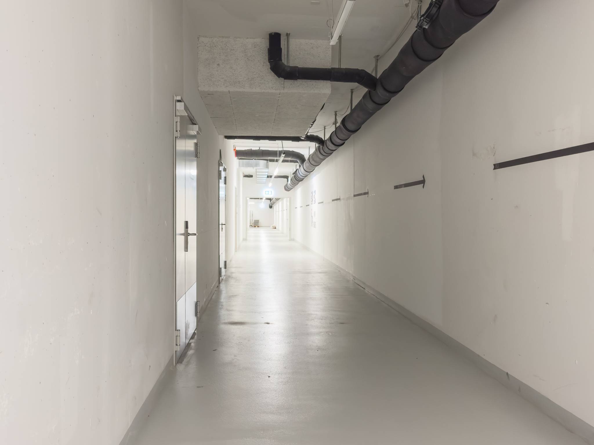 Magnifiques surfaces commerciales/bureaux à louer à Plan-les-Ouates