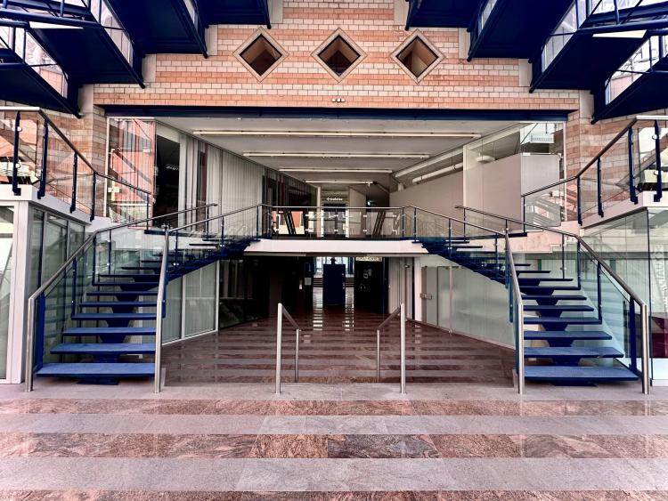 Local commercial de 180 m2 à louer à la Chaux-de-Fonds
