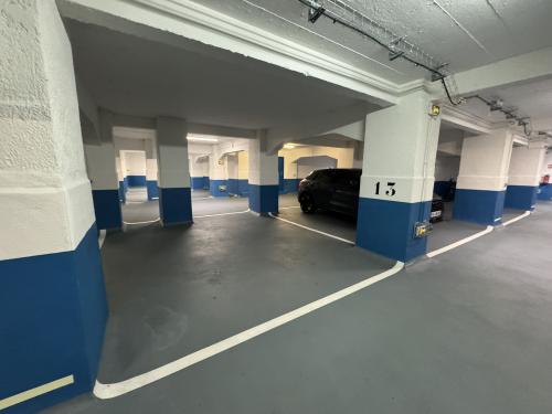 Ermanno Palace: Grand Emplacement de Parking à Vendre