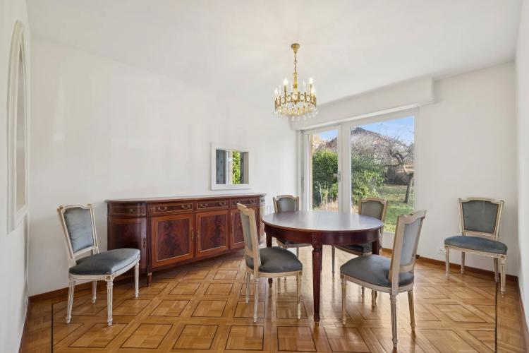 Spacieuse Villa Familiale De Plain Pied Avec Un Fort Potentiel