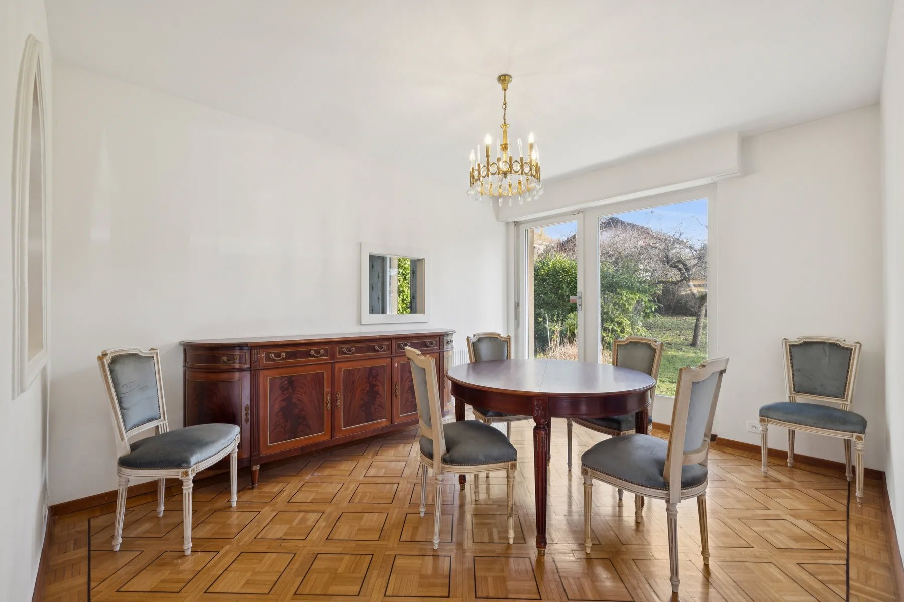 Spacieuse Villa Familiale De Plain Pied Avec Un Fort Potentiel