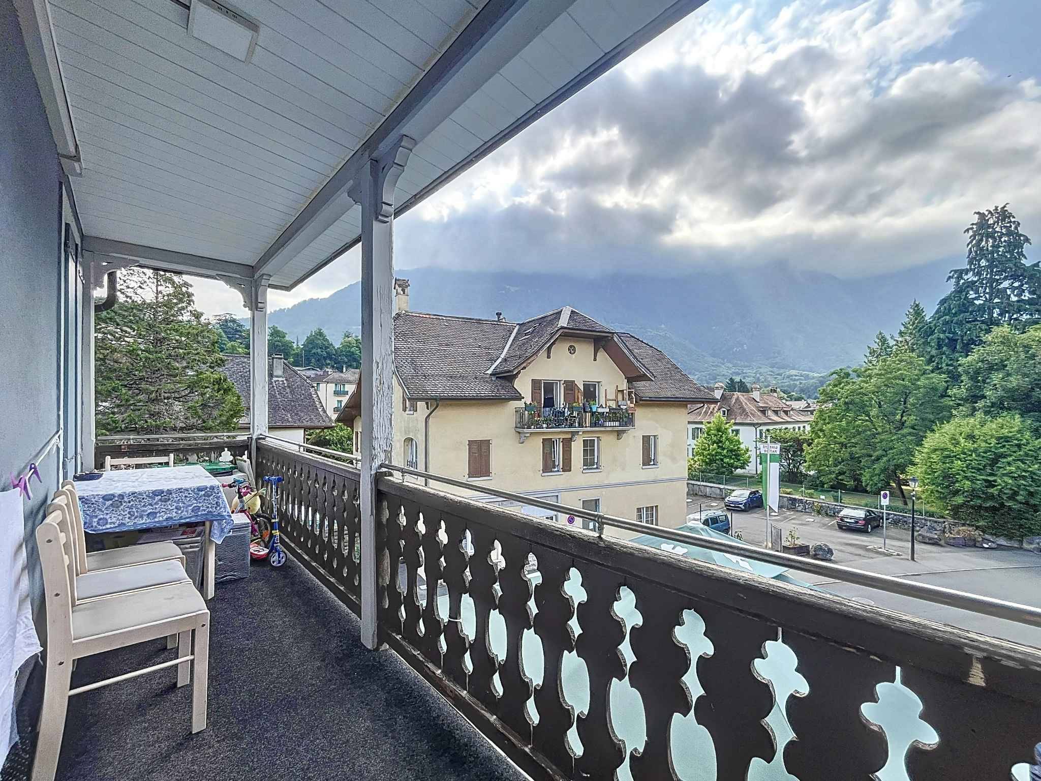 IMMEUBLE DE RENDEMENT AVEC LOCAL COMMERCIAL ET APPARTEMENTS