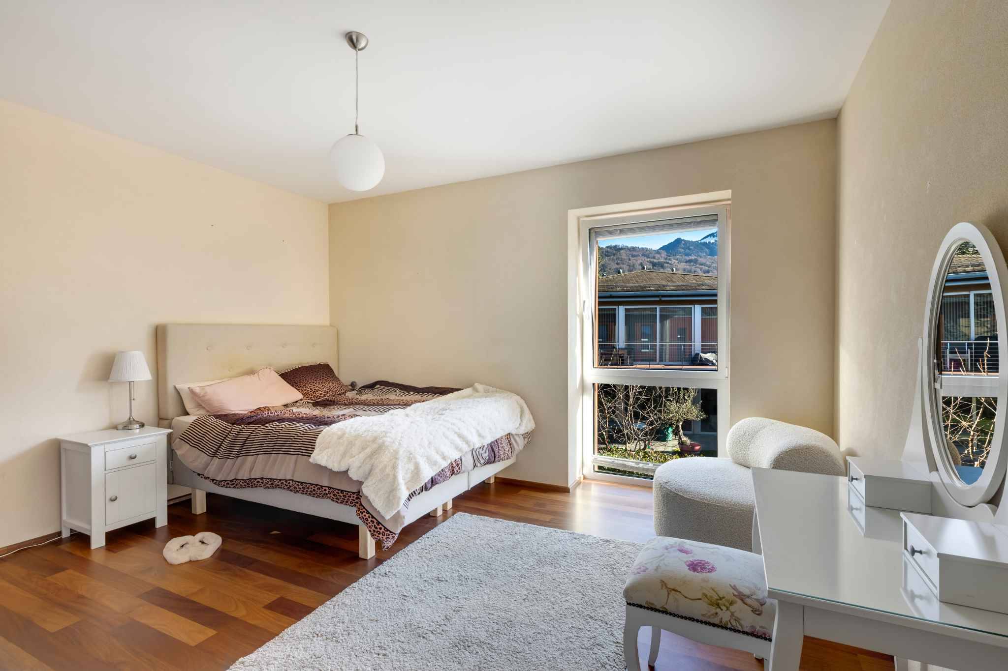 Magnifique villa contiguë située dans un quartier résidentiel calme et sécurisé !