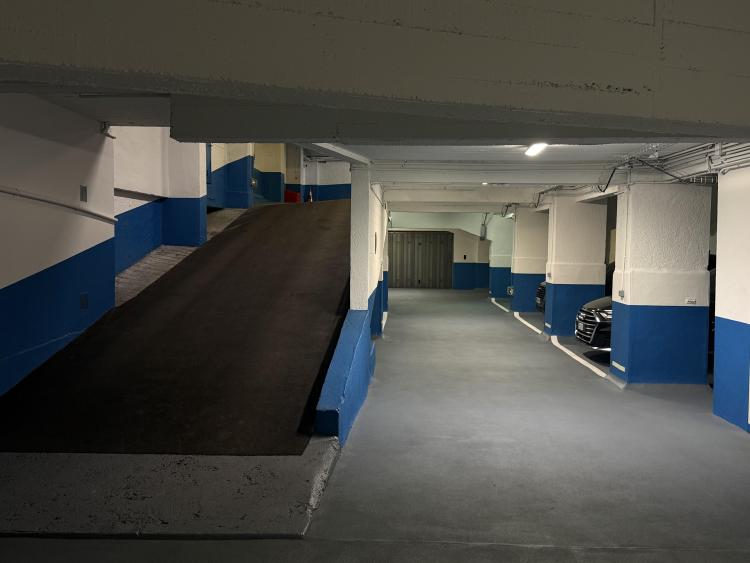 RARE ERMANNO PALACE : GRAND DOUBLE BOX AVEC BEL ESPACE DE STOCKAGE ATTENANT !