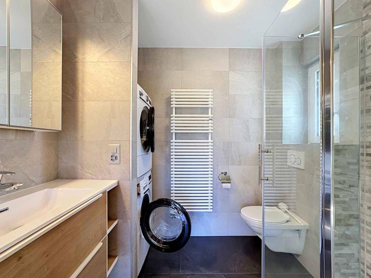 CHALET DE 15,5 PIÈCES
COMPOSÉ DE TROIS APPARTEMENTS INDÉPENDANTS