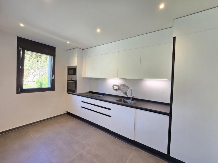 Villa neuve / 203 m2 et 845 m3 / Prix à discuter