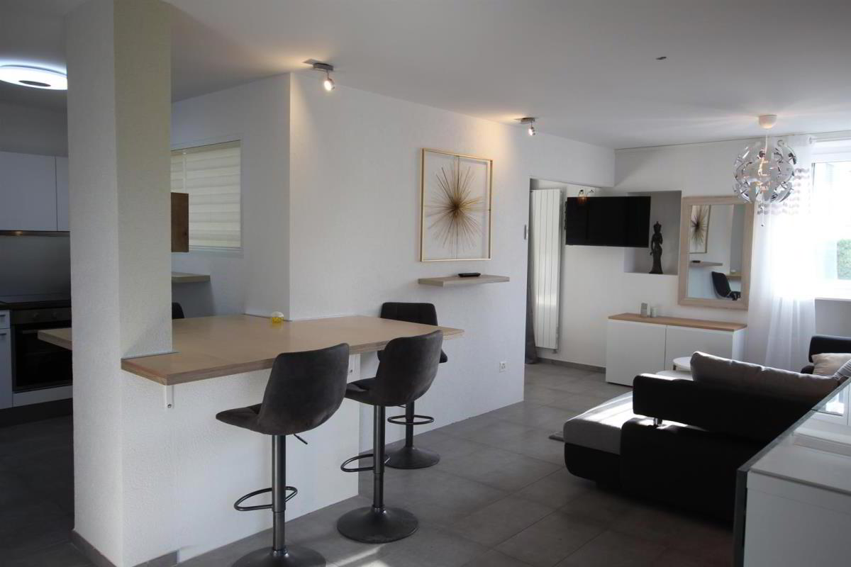 Apartment for rent, Route de Thonon 256 et Route de Bellebouche 1 (Corsier, CH)