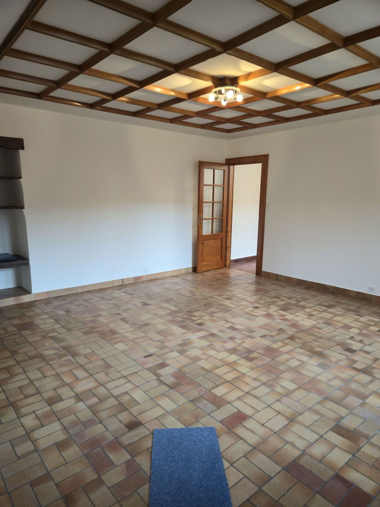 Maison de village avec cour et terrasses à Bourdigny