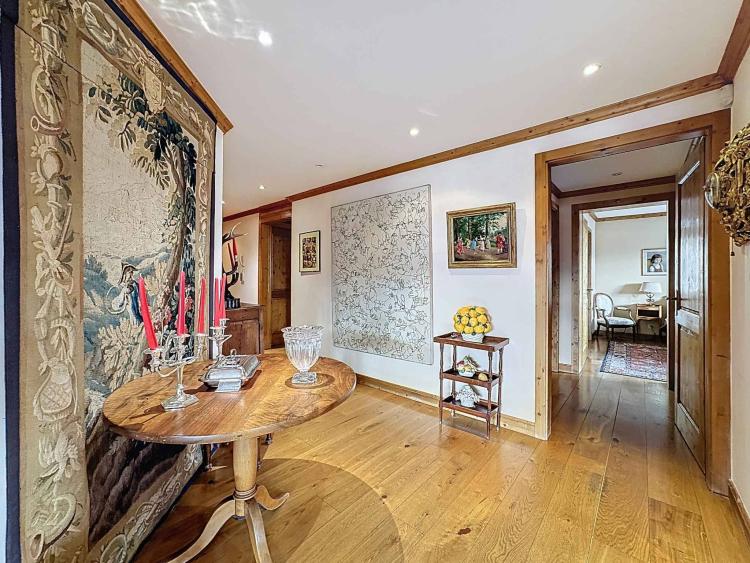SPLENDIDE APPARTEMENT DE 5.5 PCES AVEC VUE PANORAMIQUE SUR LES ALPES À DEUX PAS DU CENTRE