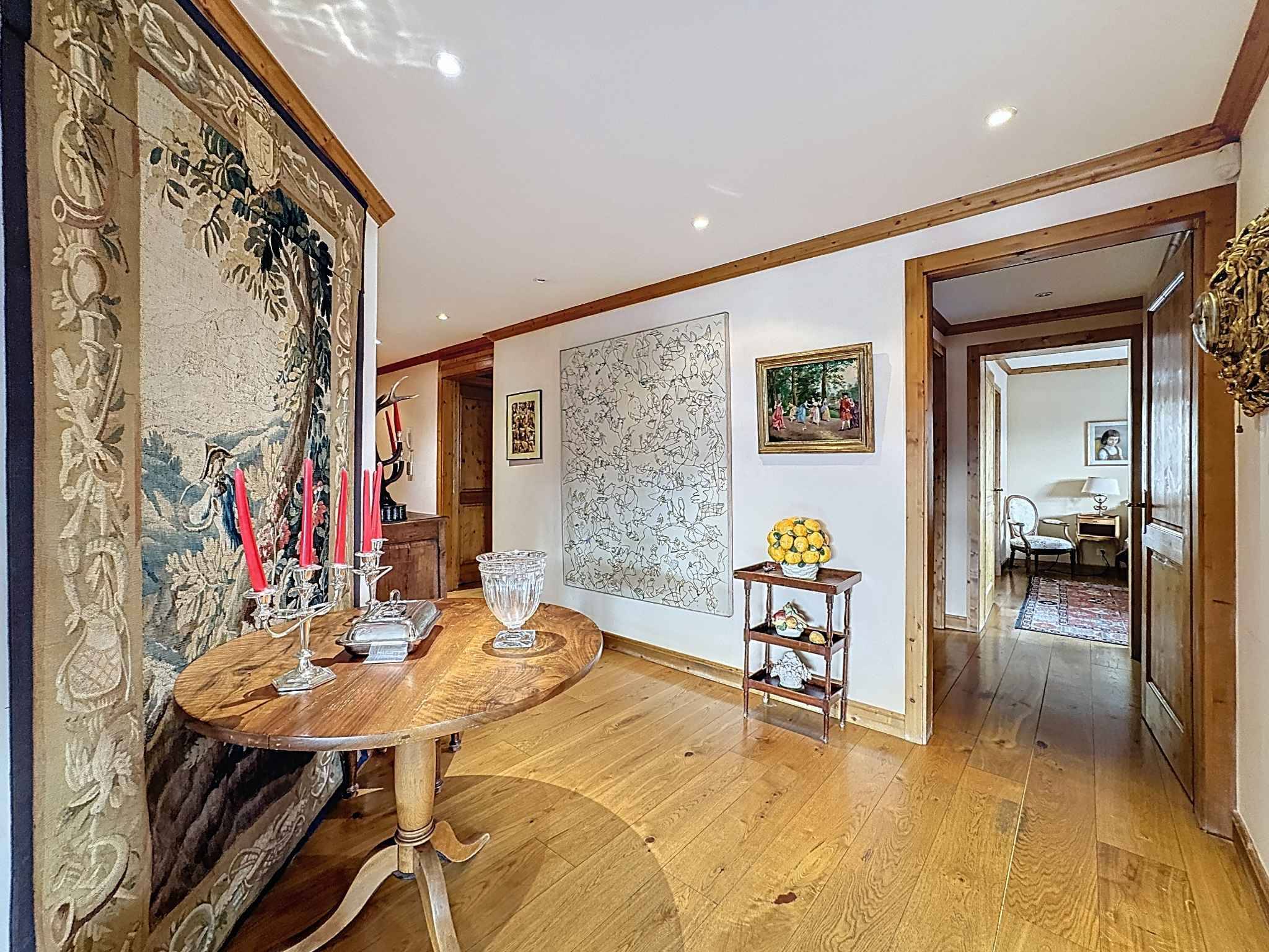 SPLENDIDE APPARTEMENT DE 5.5 PCES AVEC VUE PANORAMIQUE SUR LES ALPES À DEUX PAS DU CENTRE