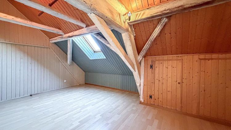 MAISON AVEC 2 LOGEMENTS DISTINCTS, GARAGE ET PLACES DE PARC