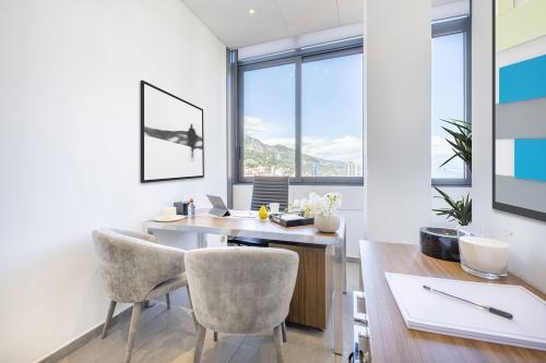 JARDIN EXOTIQUE: bureau de 14m2 en location