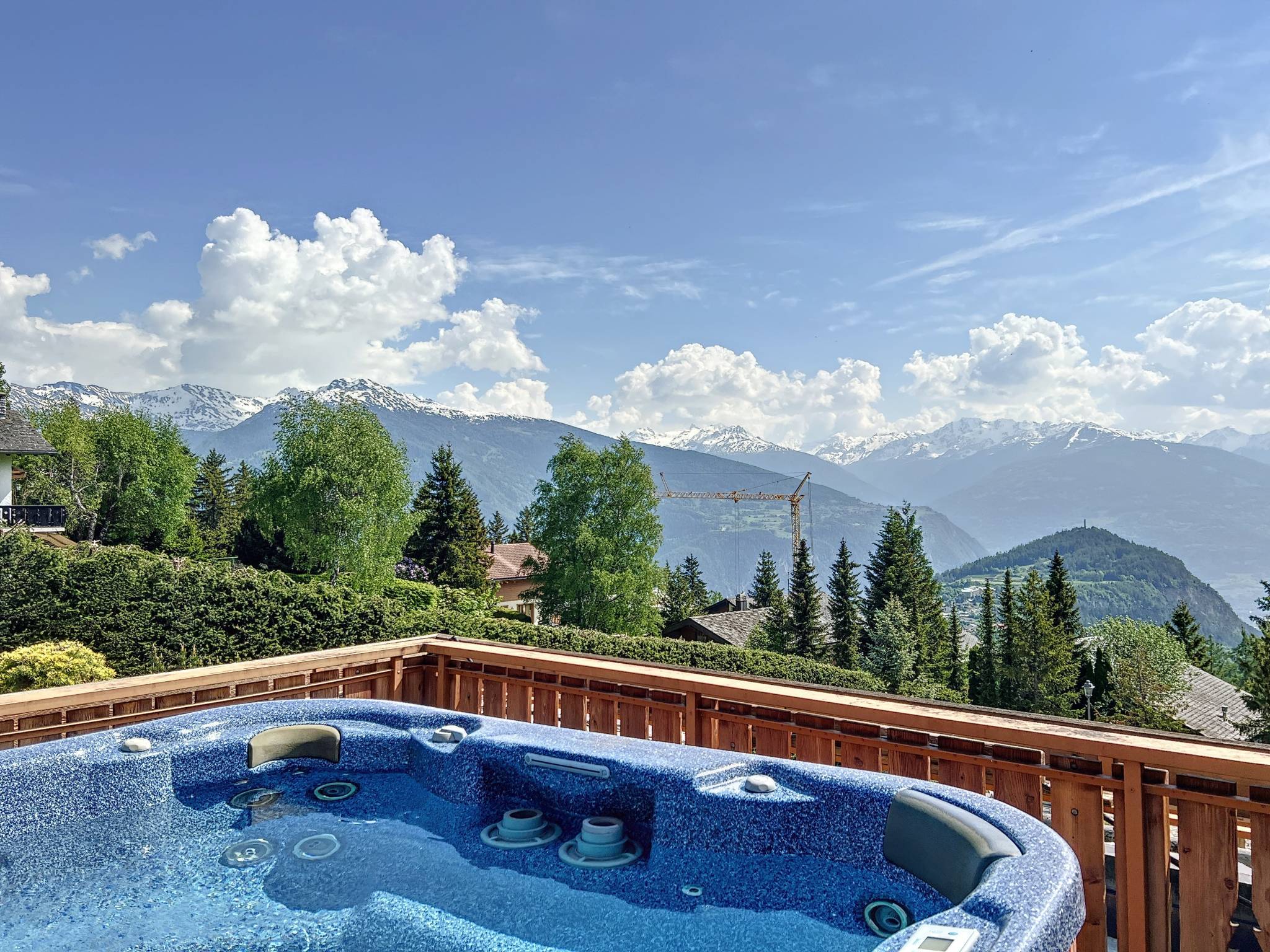 Magnifique chalet avec vue panoramique sur la plaine du Rhône et les Alpes