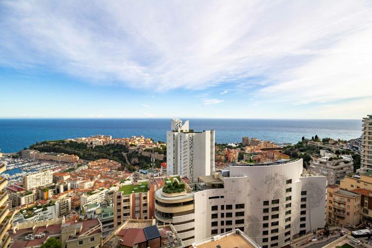 Ligures : Studio Entièrement Rénové avec Vue Mer Panoramique, Cave et Parking