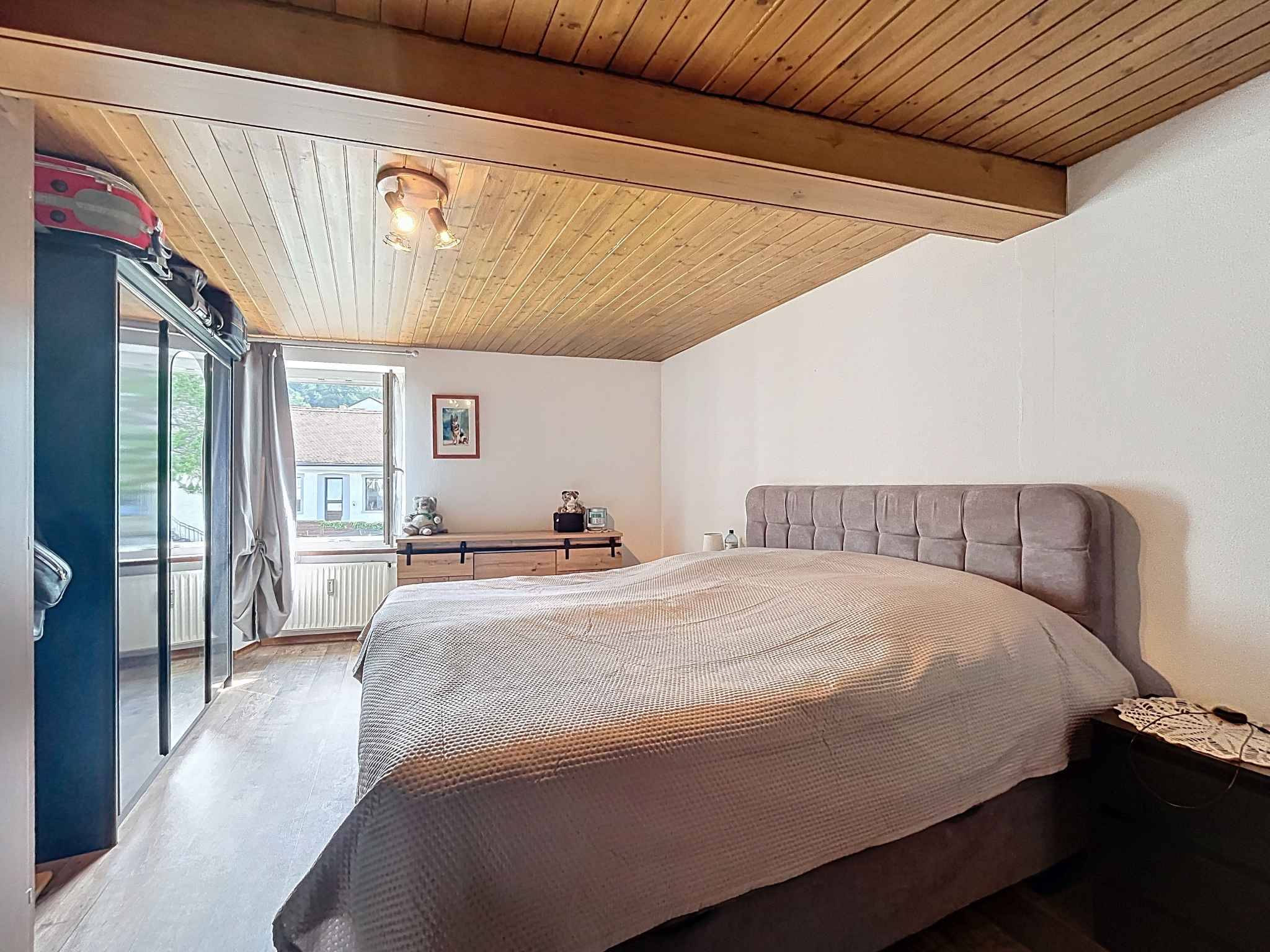 IMMEUBLE DE RENDEMENT AVEC LOCAL COMMERCIAL ET APPARTEMENTS
