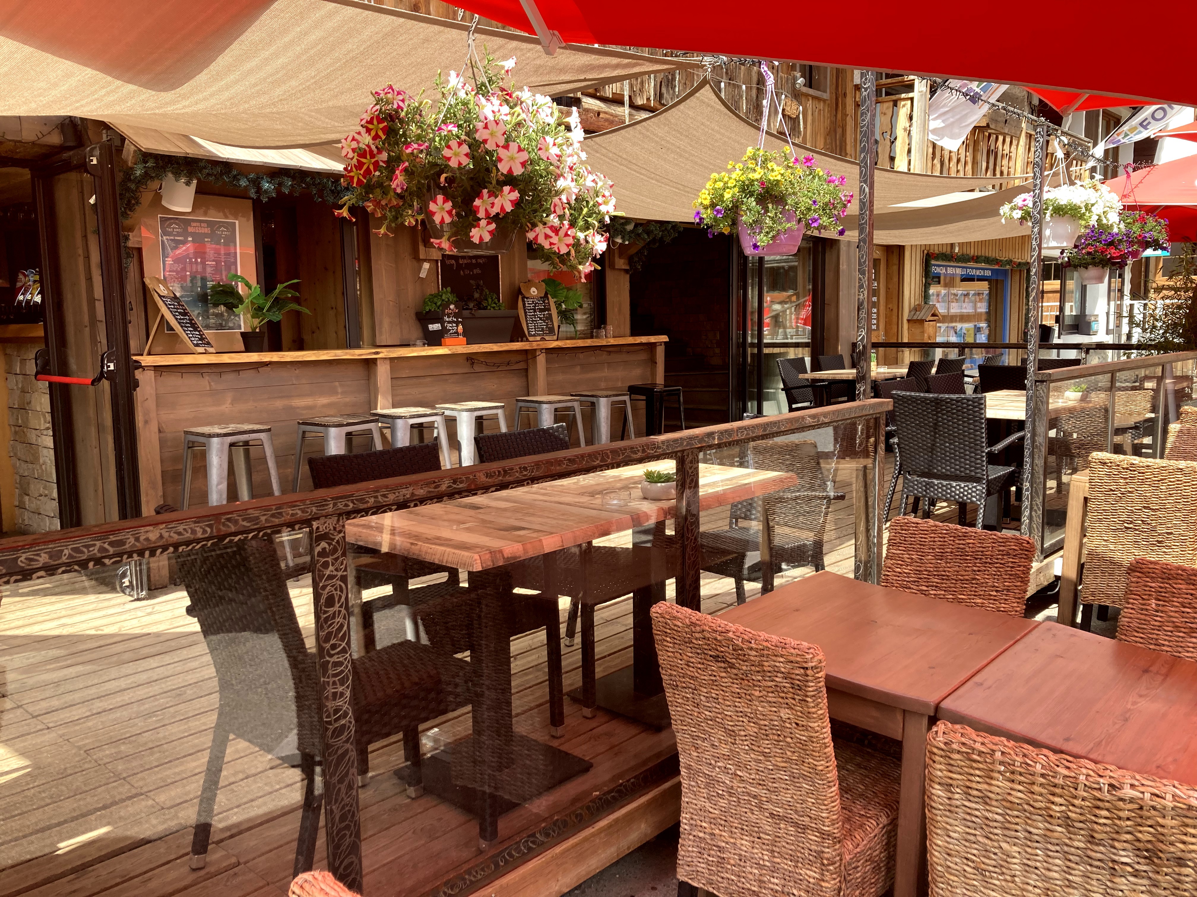 AURON - MURS COMMERCIAUX RESTAURANT
