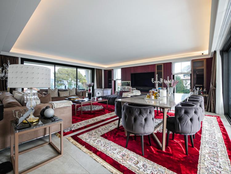 CAP MARTIN - VILLA CONTEMPORAINE - SECTEUR PRISÉ