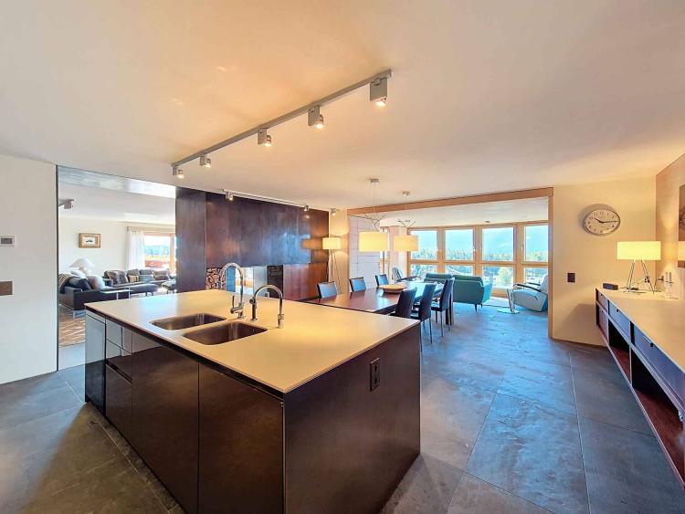 EXCLUSIVITÉ - Superbe 5.5 pièces avec vue panoramique et studio indépendant