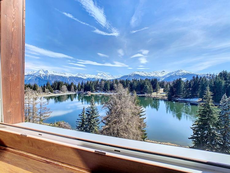 Exclusivité - Appartement duplex en bordure du lac Moubra