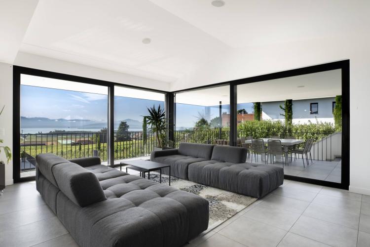 SPLENDIDE VILLA CONTEMPORAINE AVEC VUE