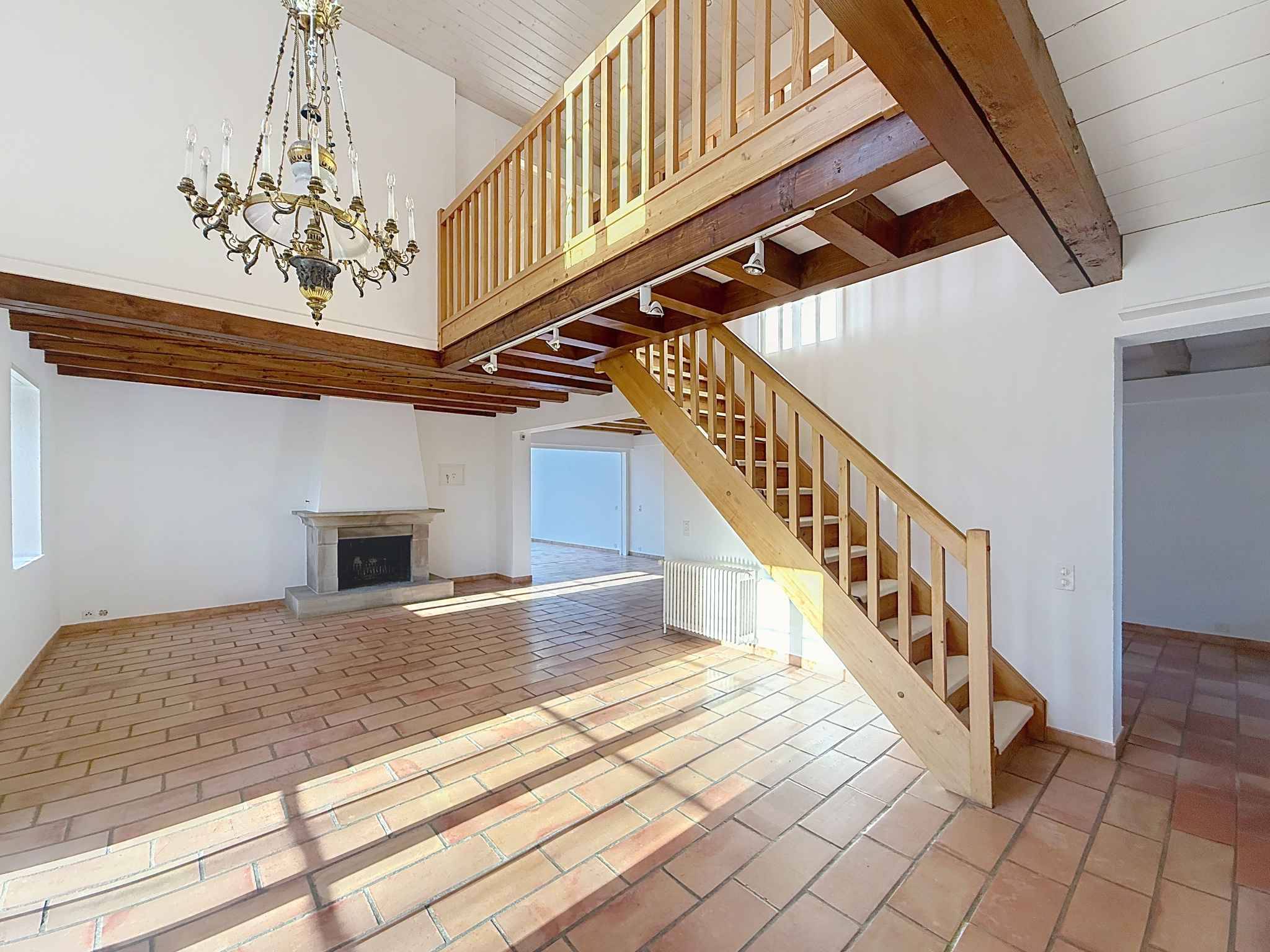 En EXCLUSIVITÉ ! Magnifique maison authentique au charme indéniable