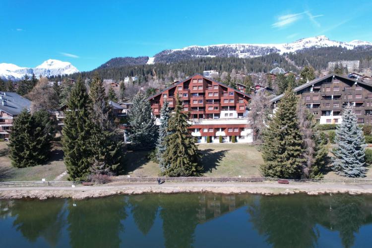 Exclusivité - Appartement duplex en bordure du lac Moubra