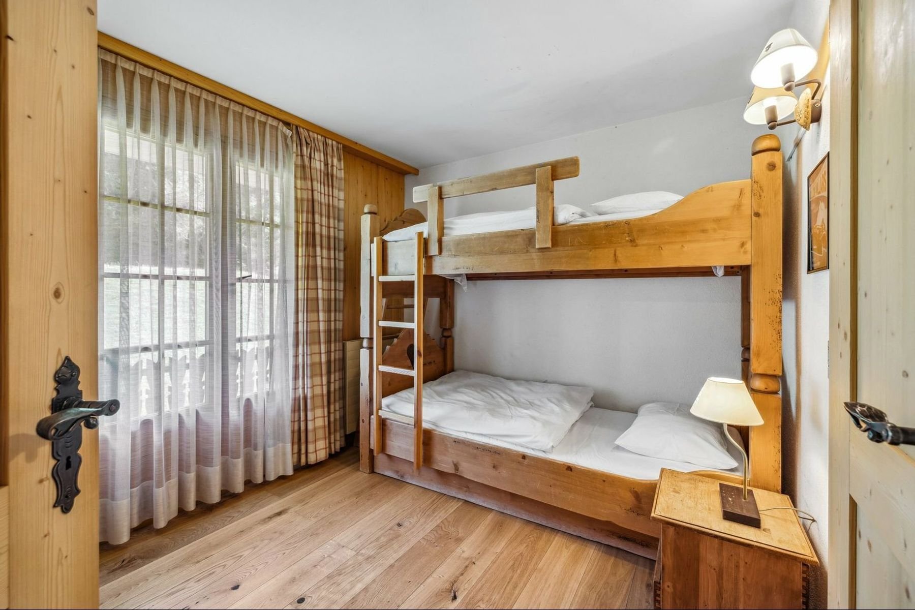 Le Granit : Appartement Rénové De 4 Chambres Au Domaine De La Résidence