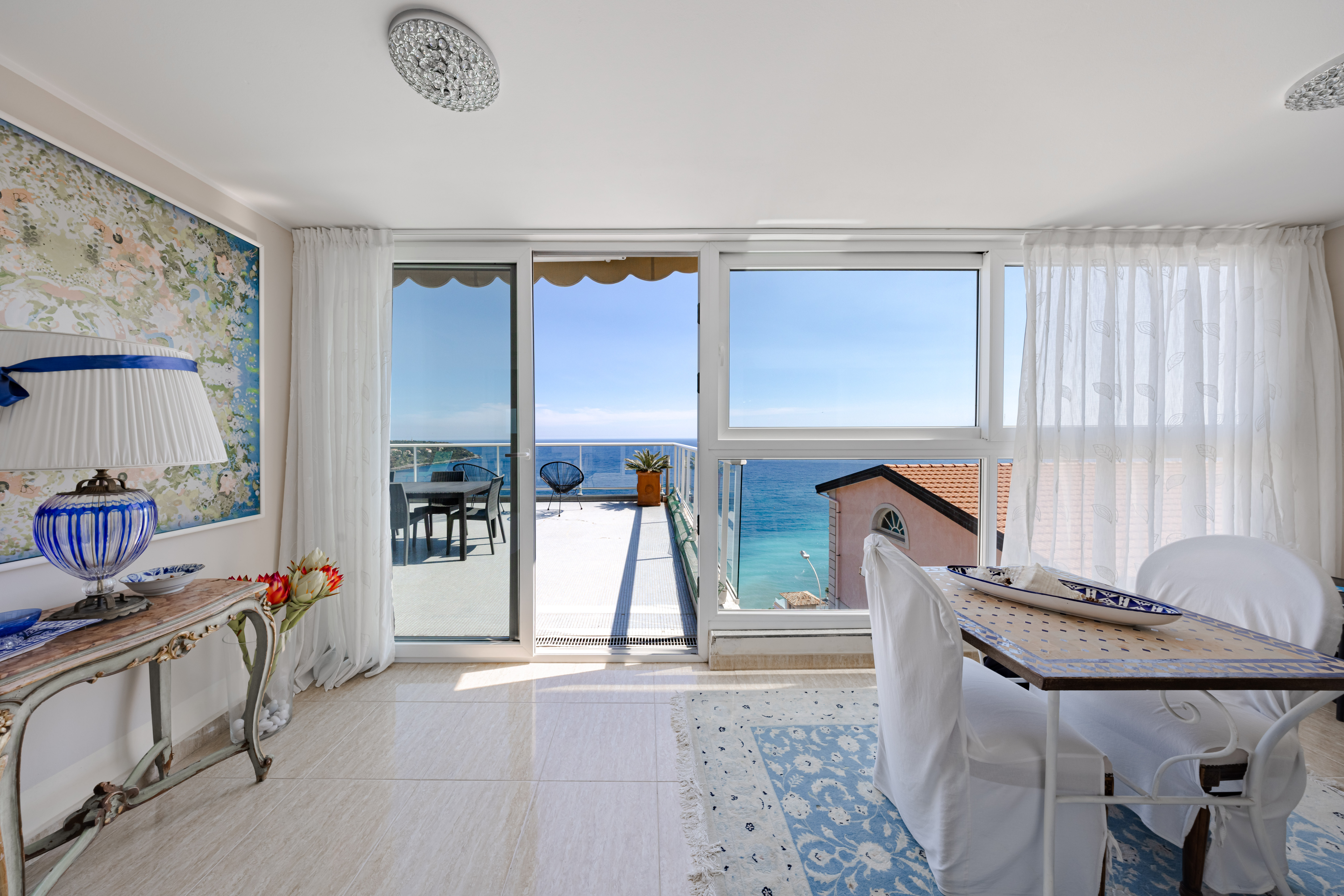 UNIQUE 3 CHAMBRES AVEC VUE MER PROCHE DE MONACO