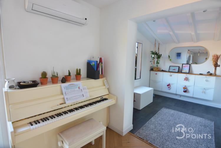 Villa familiale avec piscine – Secteur prisé