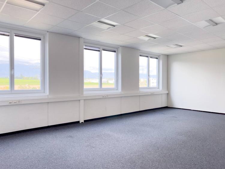 Bureaux, locaux administratifs de 381m2 à louer à Satigny