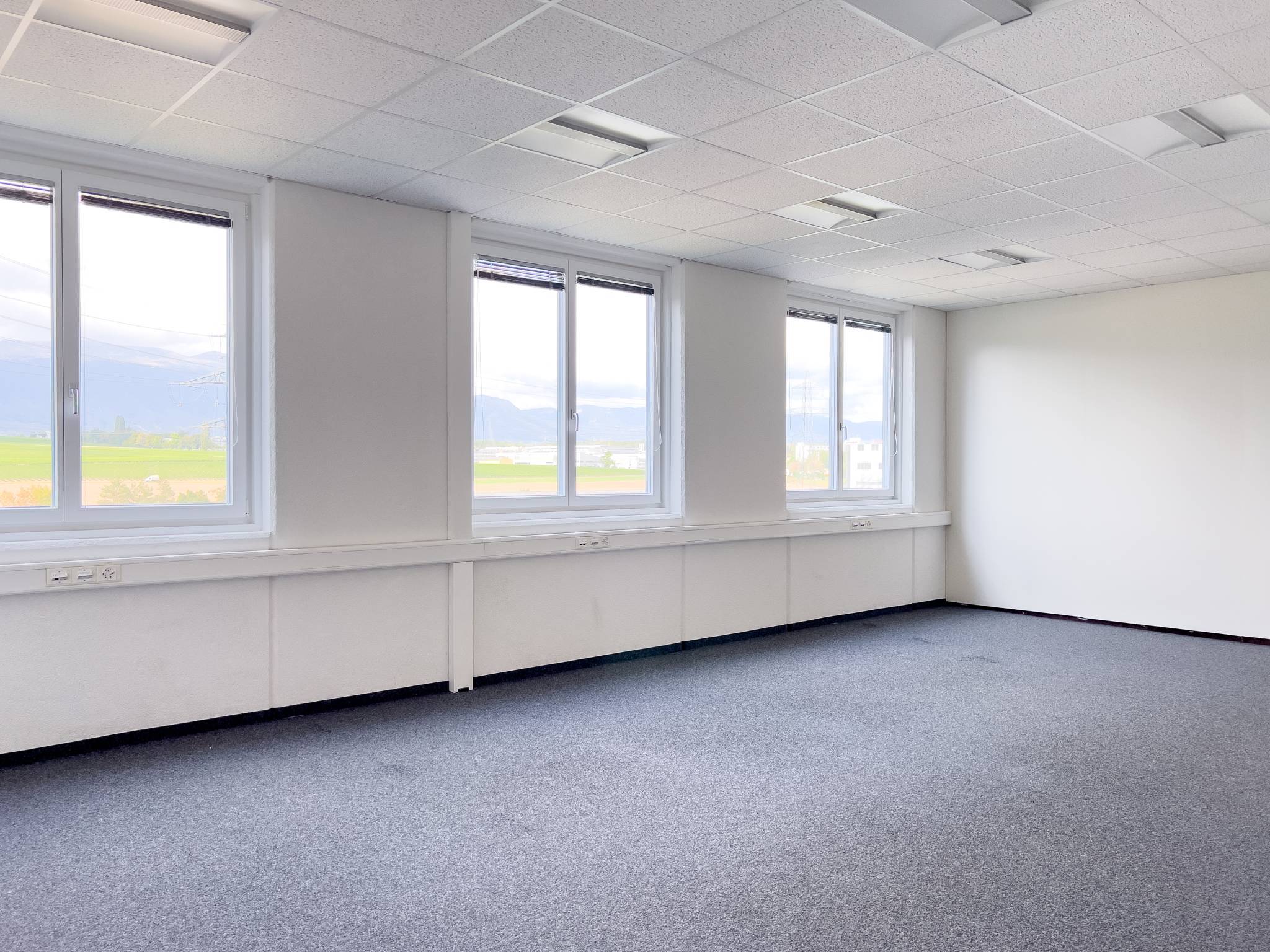 Bureaux, locaux administratifs de 381m2 à louer à Satigny