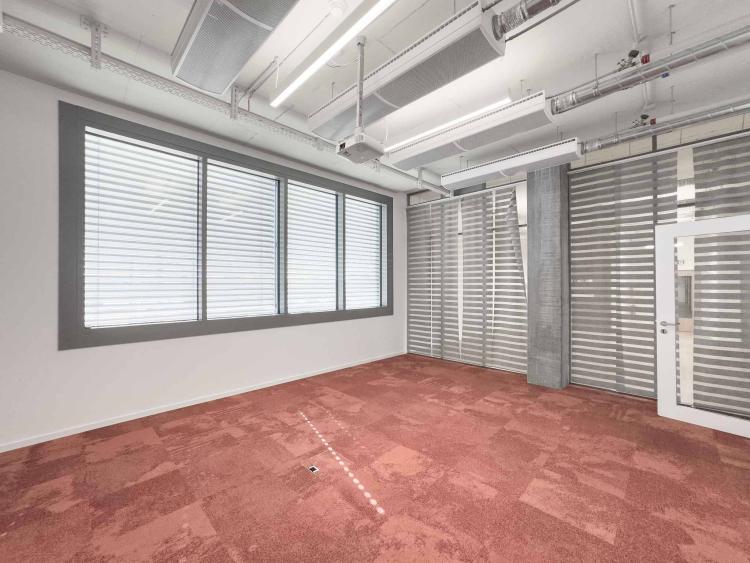 Bureau Plug & Play de 337 m² – Atrium Park, Meyrin