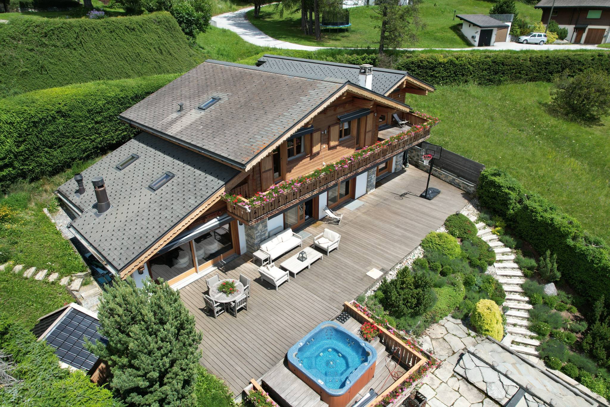 EXCLUSIVITÉ - Magnifique chalet avec vue panoramique SUR LA
PLAINE DU RHÔNE ET LES ALPES