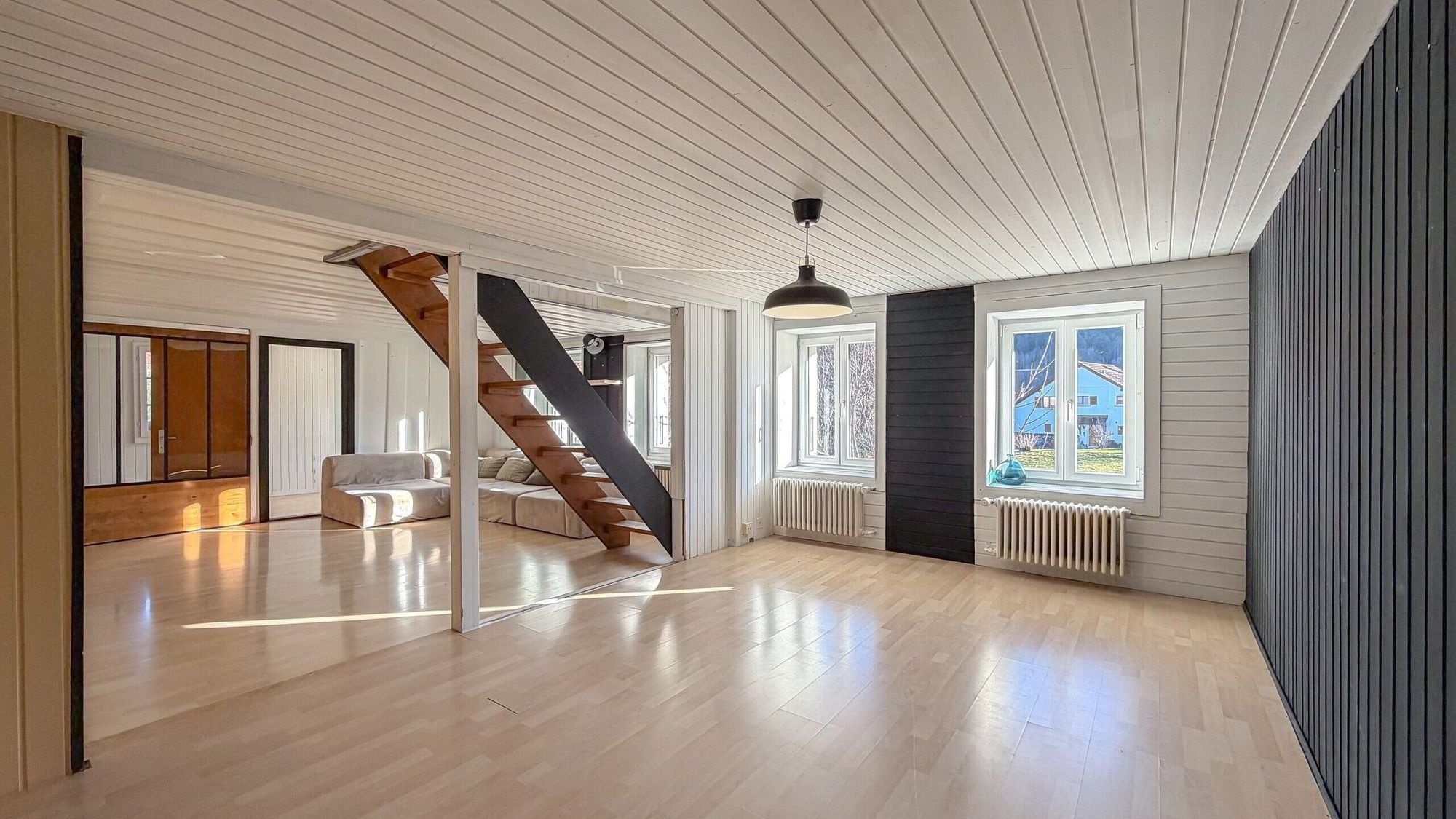 MAISON AVEC 2 LOGEMENTS DISTINCTS, GARAGE ET PLACES DE PARC