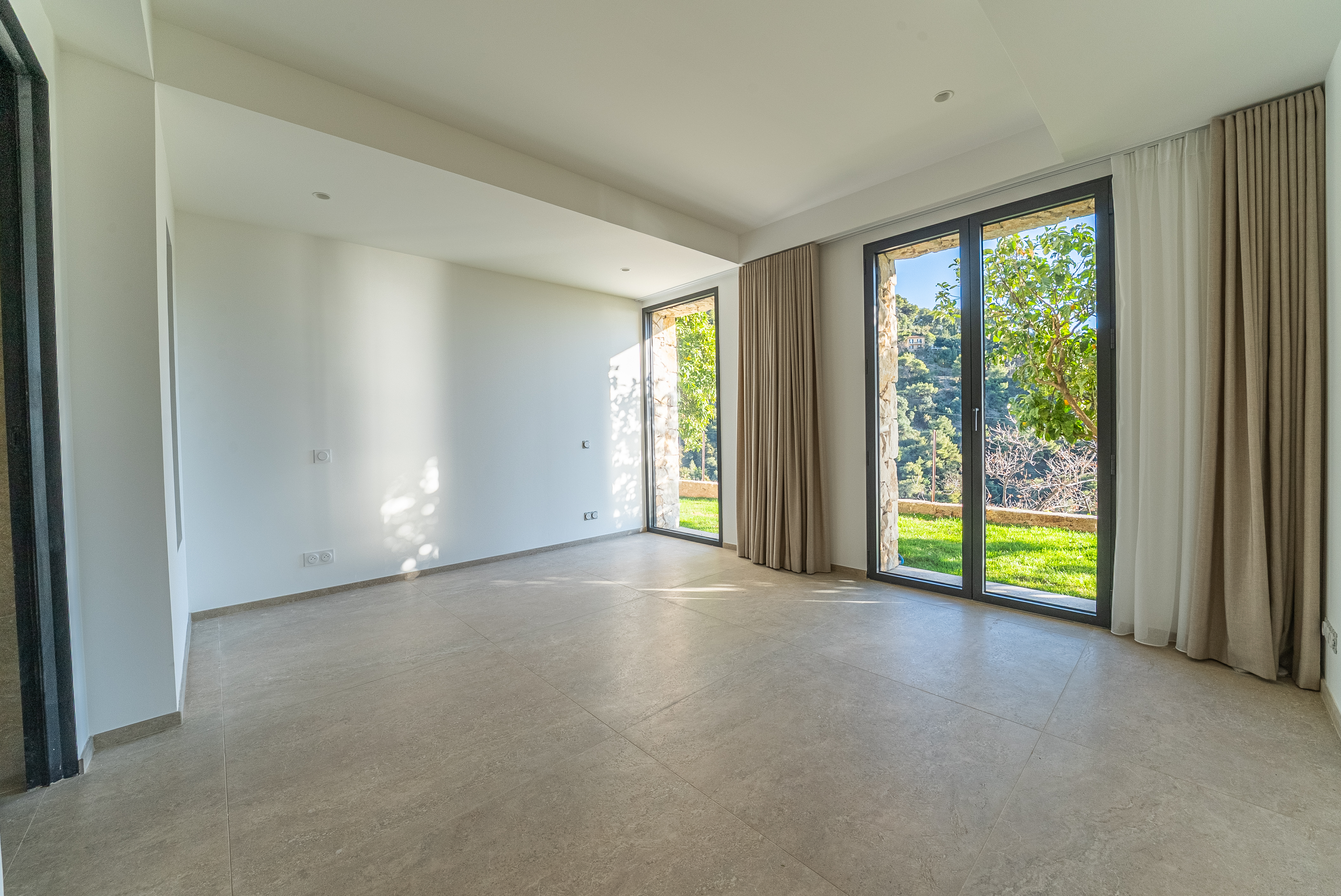 ROQUEBRUNE CAP MARTIN - NOUVELLE MAISON - 5P - VUE MER PANORAMIQUE