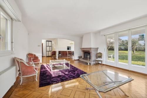 Spacieuse Villa Familiale De Plain Pied Avec Un Fort Potentiel
