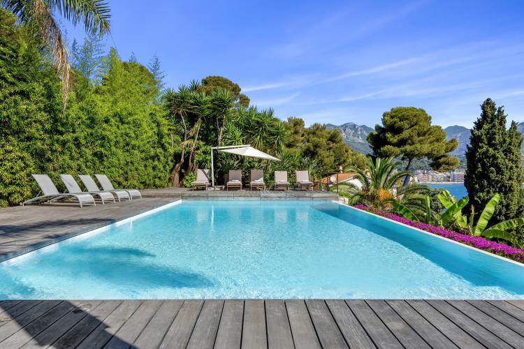 ROQUEBRUNE CAP MARTIN - PRESTIGIEUSE VILLA