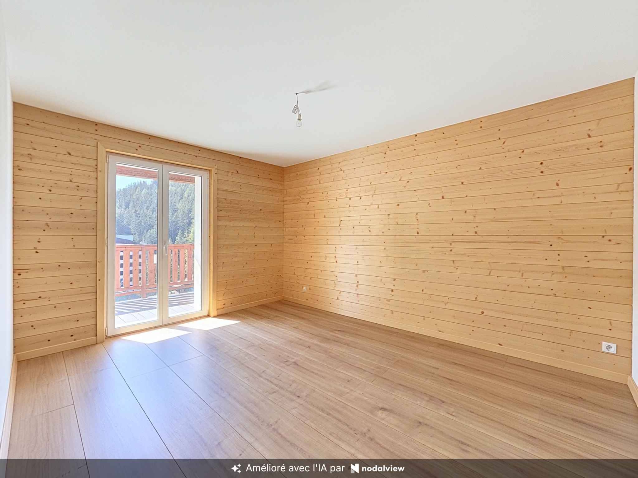 CHALET DE 15,5 PIÈCES
COMPOSÉ DE TROIS APPARTEMENTS INDÉPENDANTS