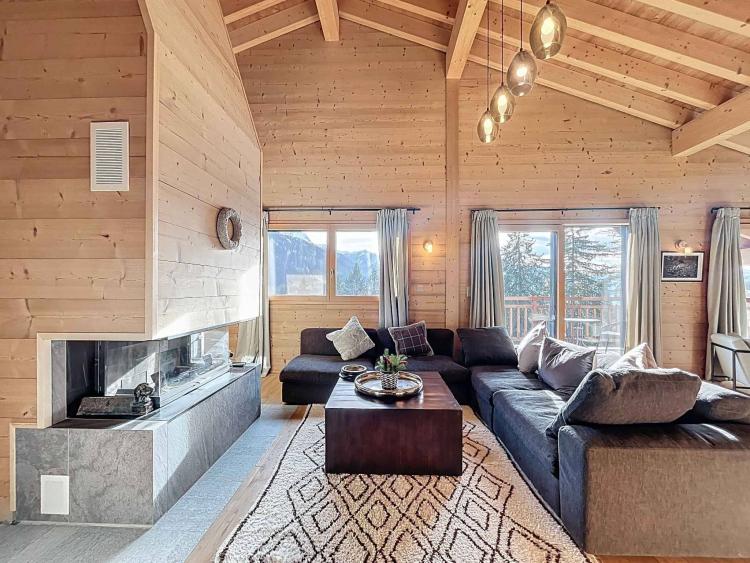 Appartement avec cachet face aux montagnes, à deux pas des pistes