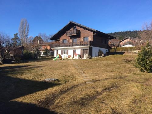 Charmantes Chalet mit 6 Zimmern in Arzier-Le Muids