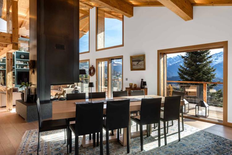 Chalet d'exception avec ascenseur privatif et vue imprenable