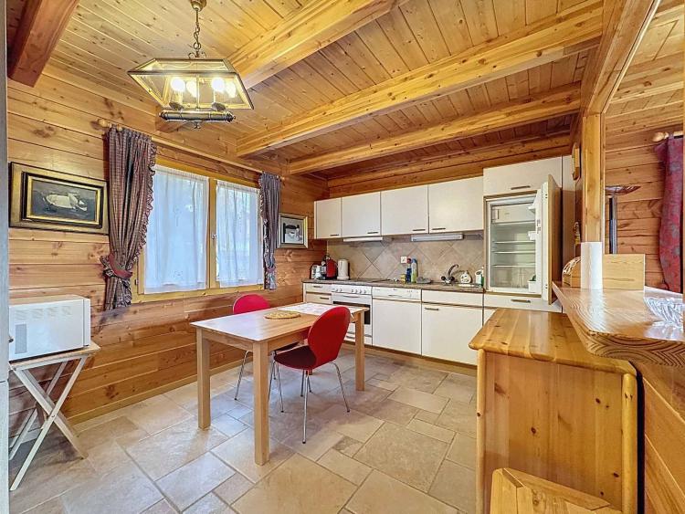 Domaine avec 2 chalets individuels reliés par les sous-sols