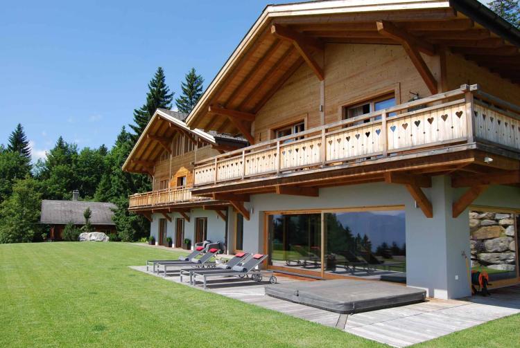 Chalet d’exception avec piscine intérieure et accès Ski-In & Ski-Out