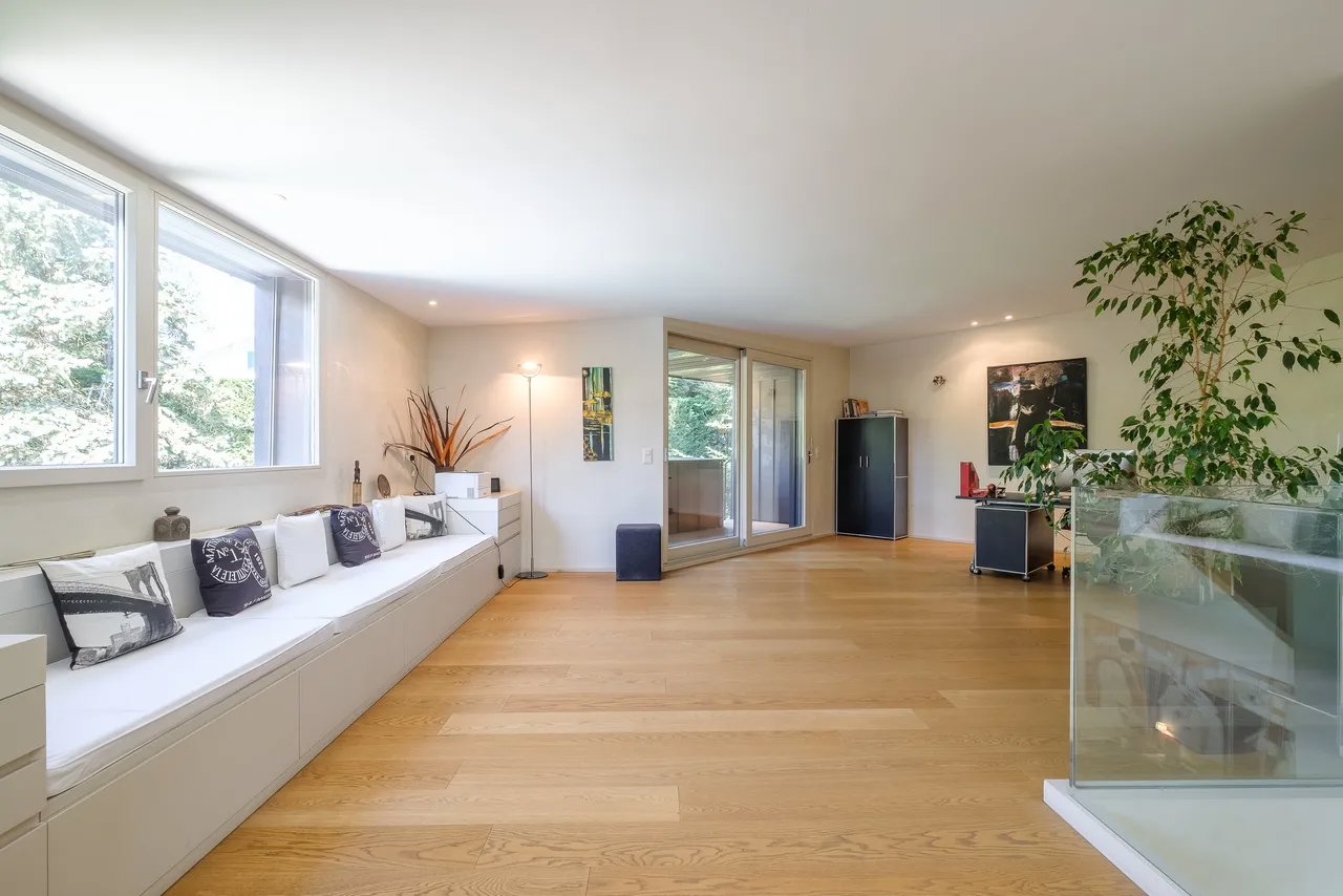 Propriété D'architecte Privée Et Sans Nuisances, Conches (Ge)