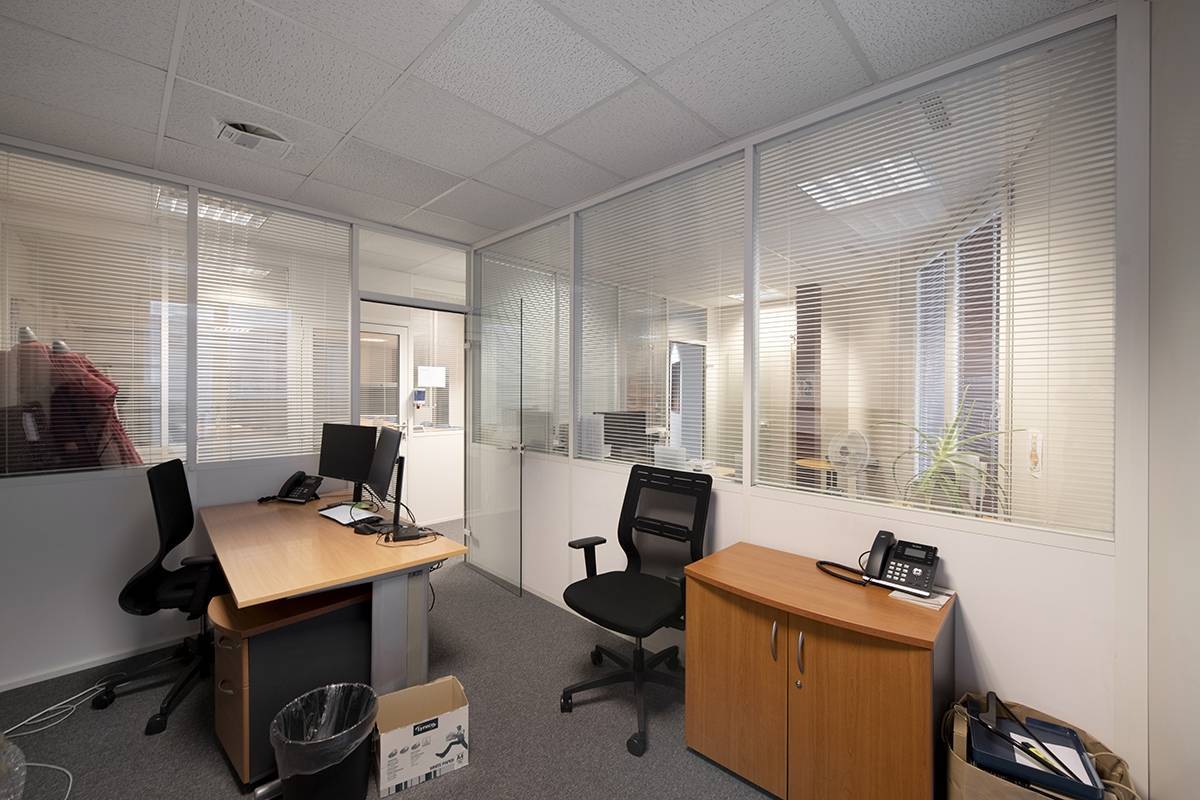 Locaux en zone FTI d'env 720m2 à Plan-les-Ouates