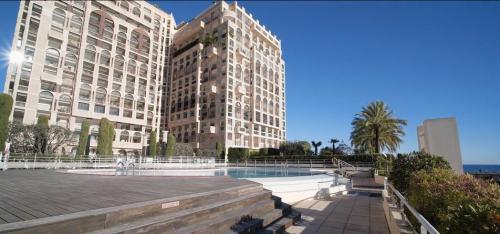 FONTVIEILLE - SPACIEUX BUREAUX AVEC 6 ESPACES DE TRAVAIL - LE SEASIDE PLAZA