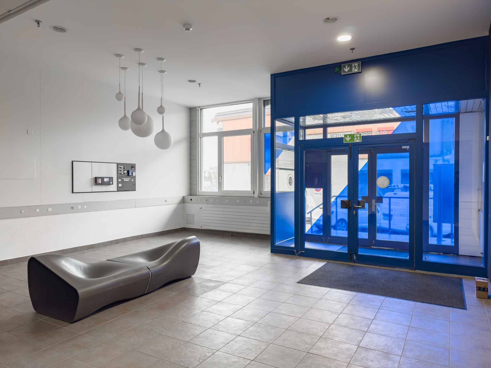 Bureaux lumineux et semi-aménagés à Meyrin