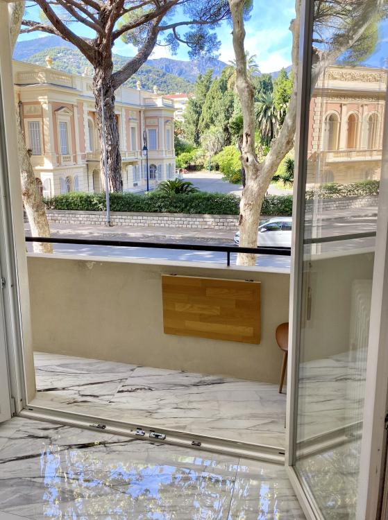 Studio au bord de la mer à Menton — Résidence Palais de la Madone